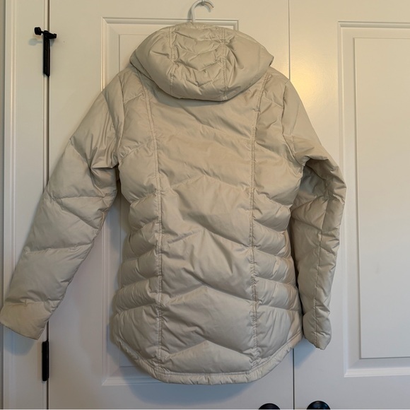 Patagonia Women's Down With It Off-White Puffer Jacket - Picture 5 of 9